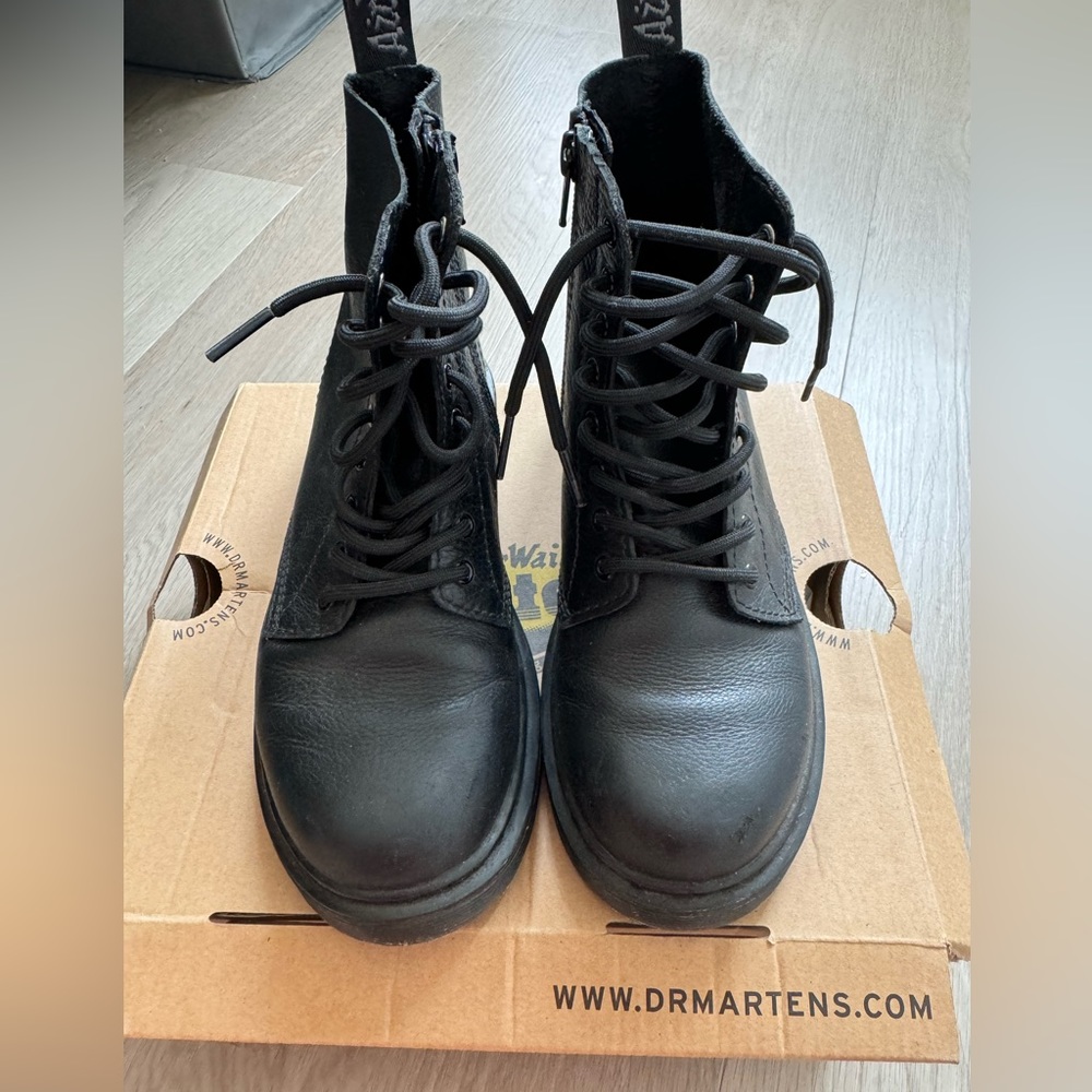 Dr. Martens Kids Black Leather Lace-Up Boots